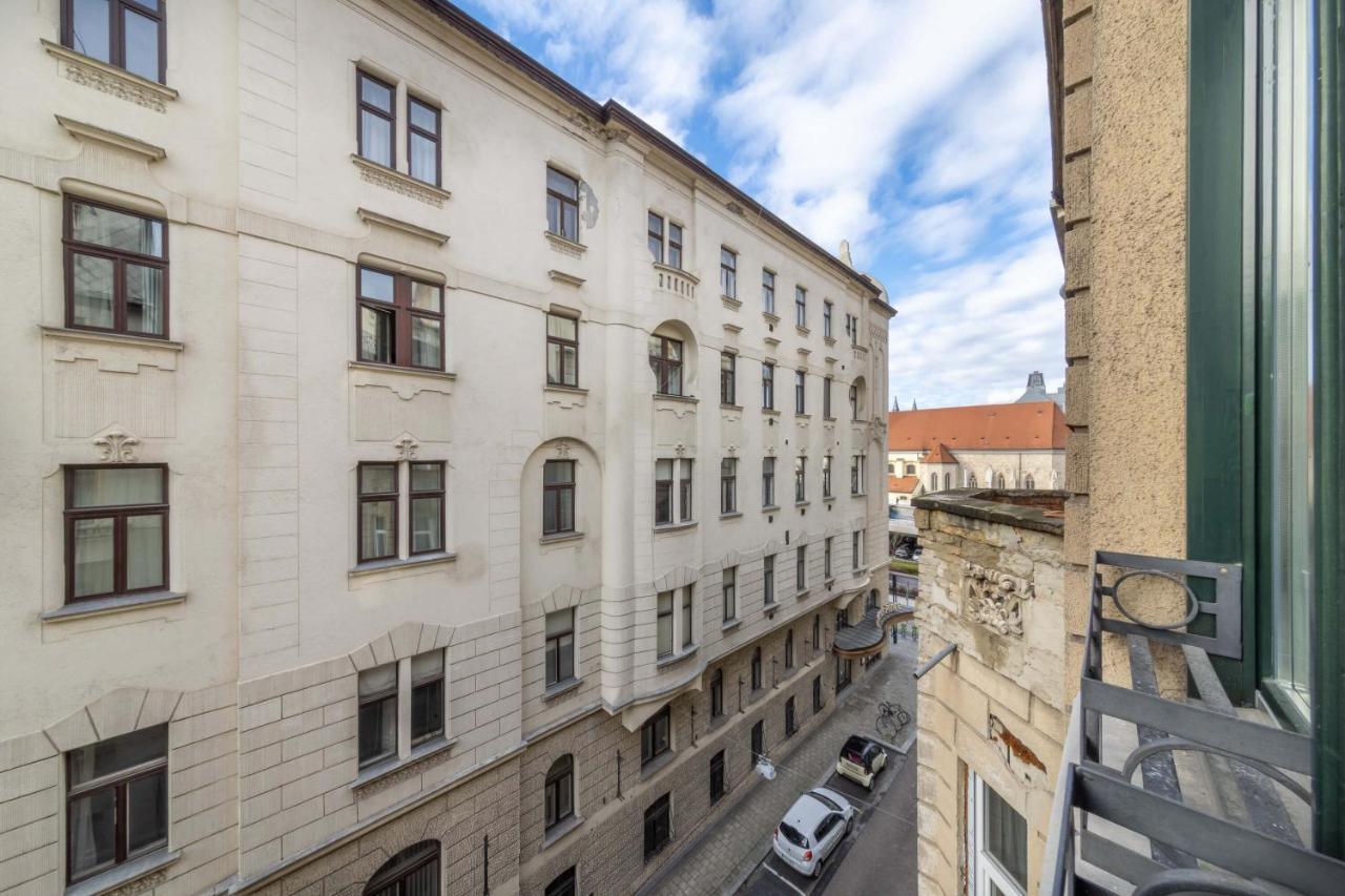 Anastasia 2 bedrooms apartment on Váci utca Budapeste Exterior foto