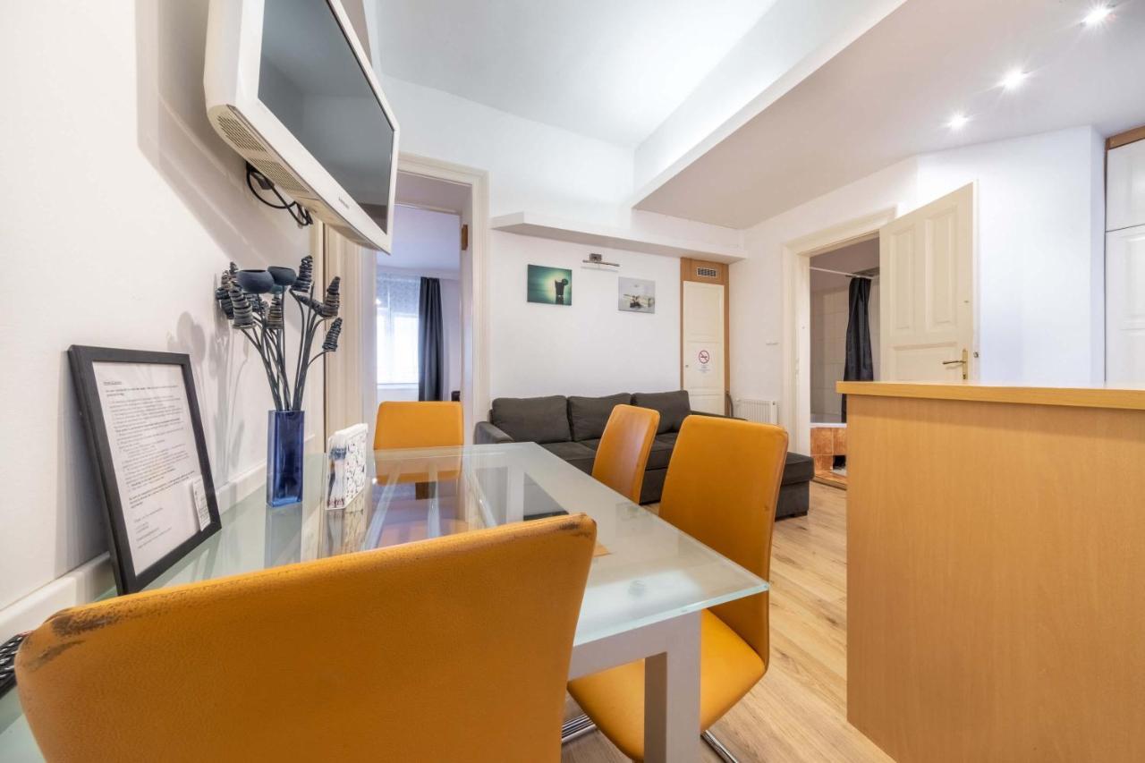 Anastasia 2 bedrooms apartment on Váci utca Budapeste Exterior foto