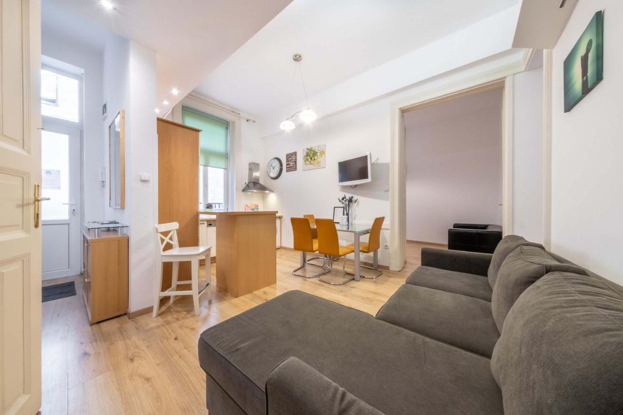 Anastasia 2 bedrooms apartment on Váci utca Budapeste Exterior foto