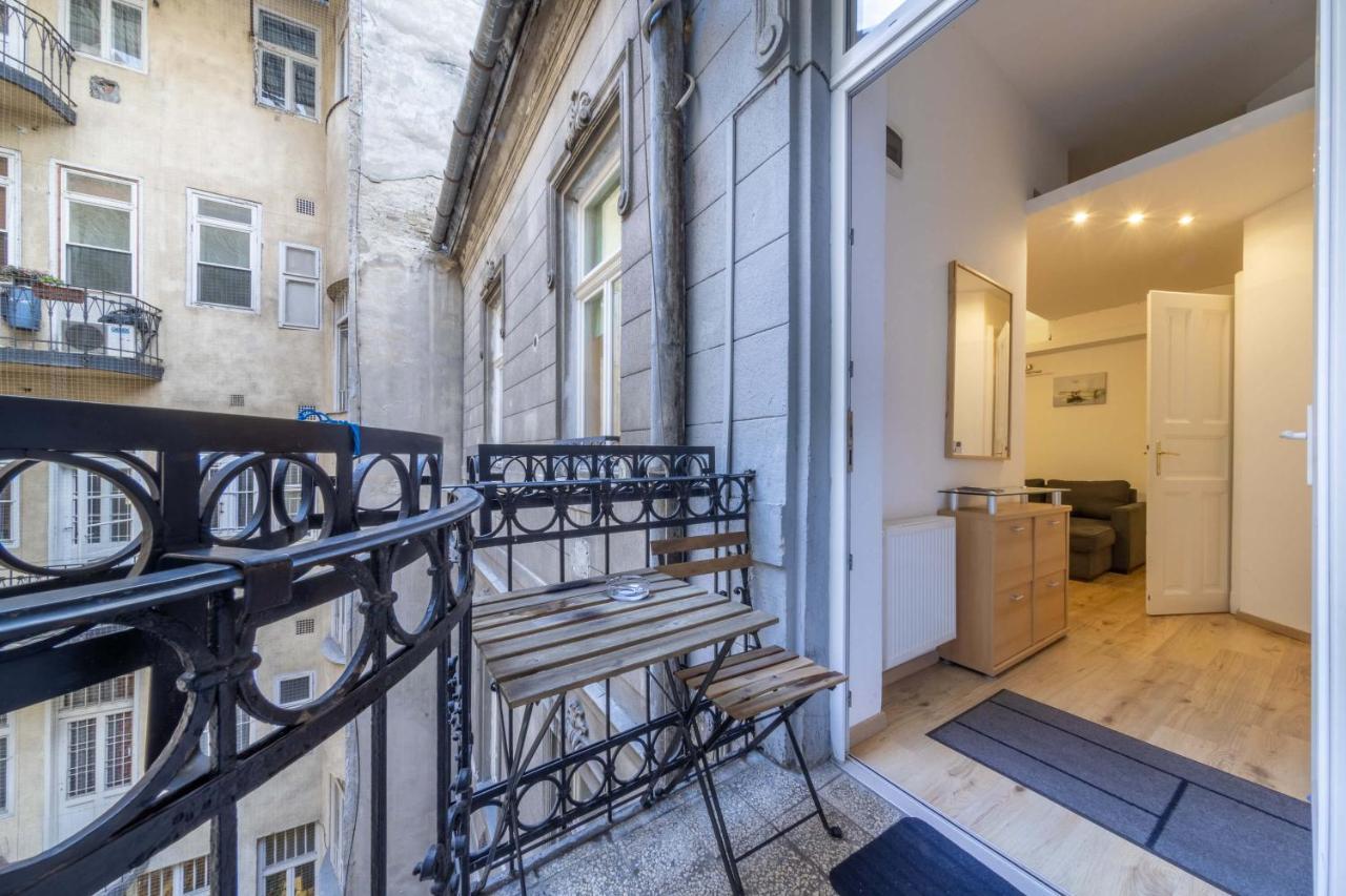Anastasia 2 bedrooms apartment on Váci utca Budapeste Exterior foto
