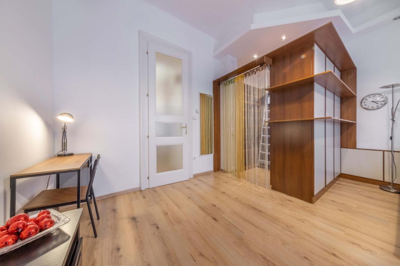 Anastasia 2 bedrooms apartment on Váci utca Budapeste Exterior foto