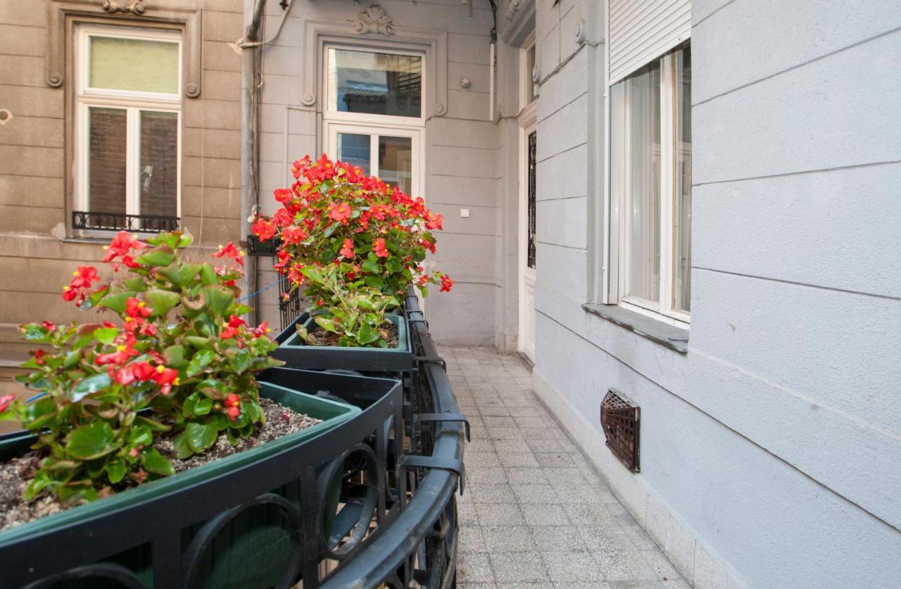 Anastasia 2 bedrooms apartment on Váci utca Budapeste Exterior foto